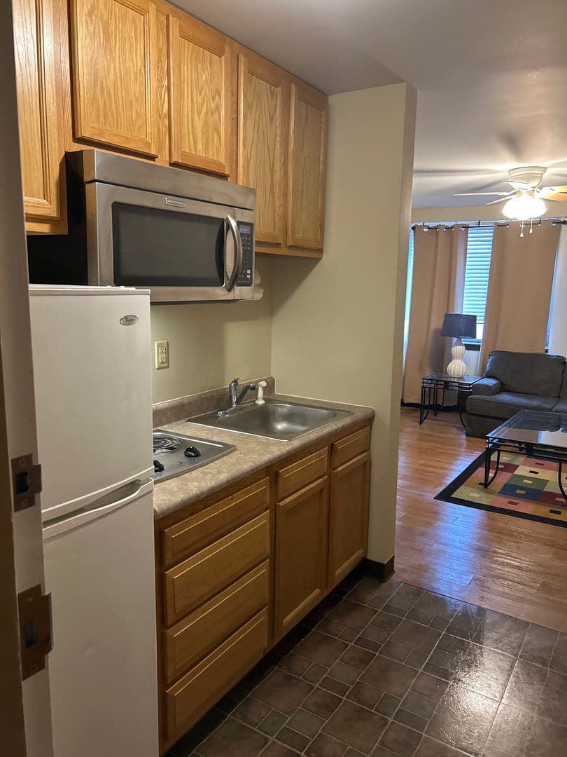 Rome Apartment: 80 Geiger Rd