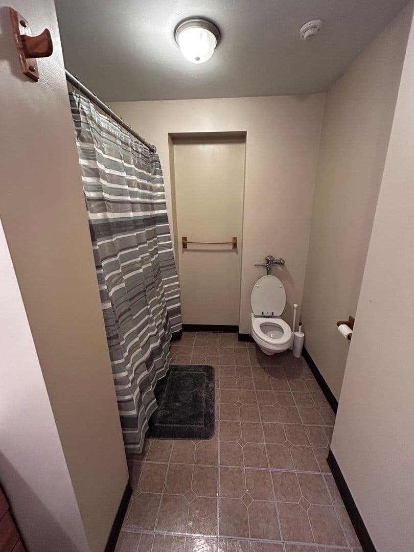 Rome Apartment: 80 Geiger Rd
