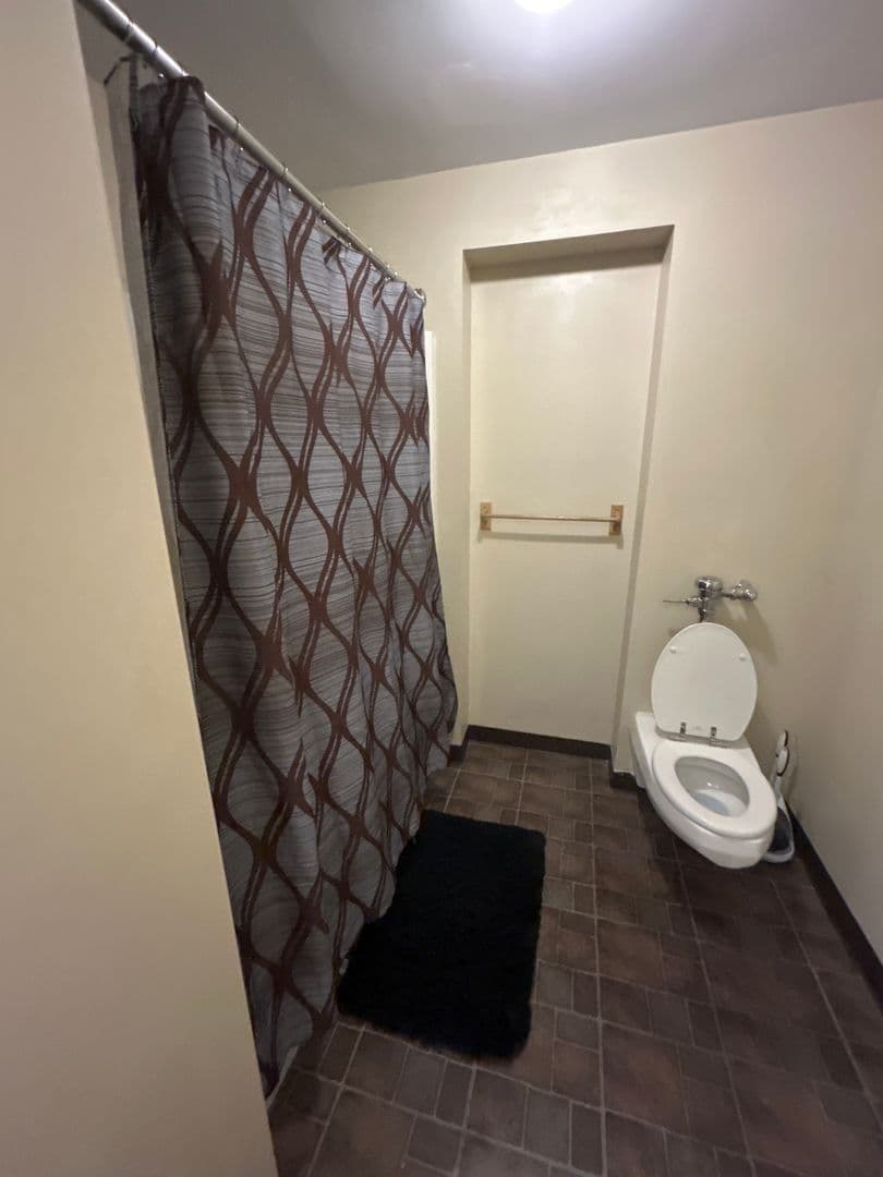 Rome Apartment: 80 Geiger Rd