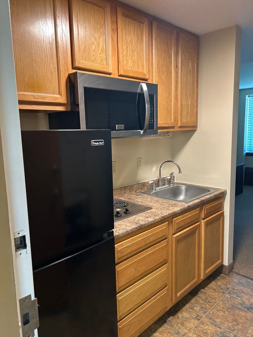 Rome Apartment: 80 Geiger Rd