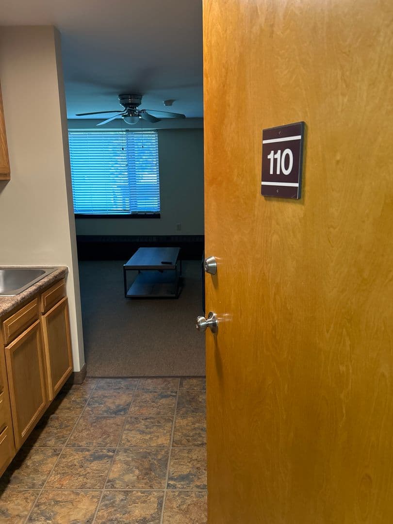 Rome Apartment: 80 Geiger Rd