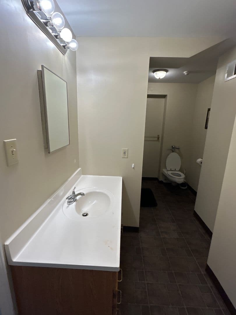 Rome Apartment: 80 Geiger Rd