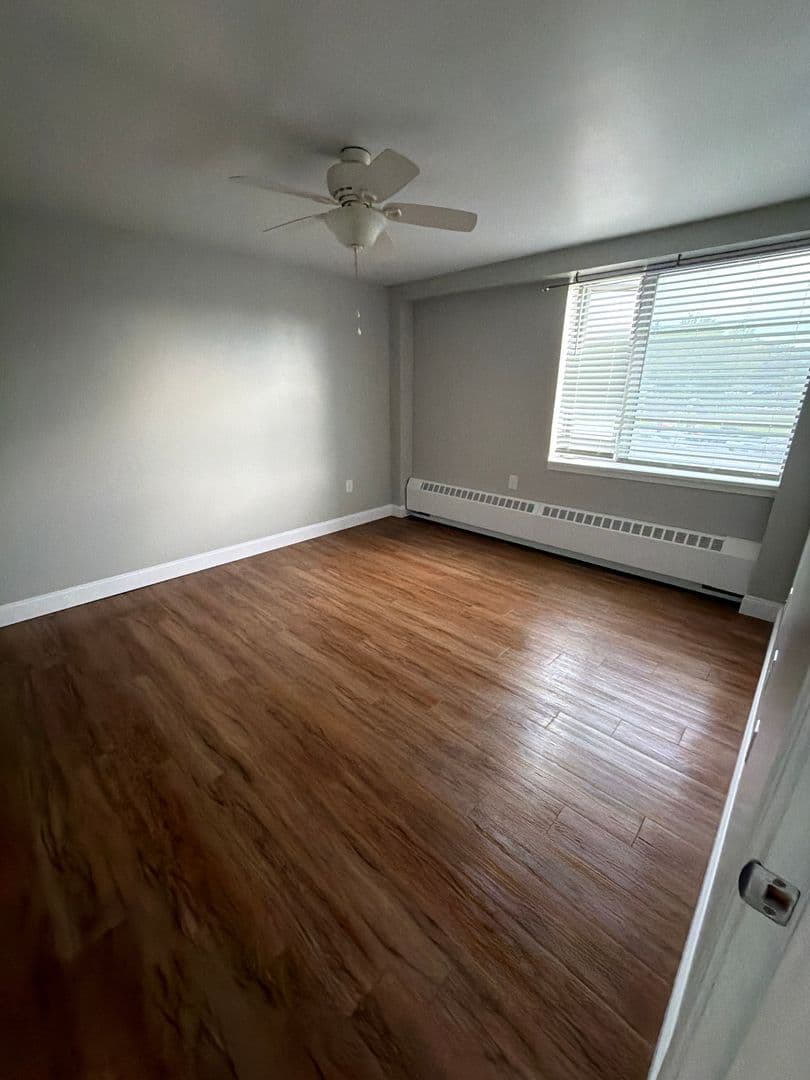 Rome Apartment: 80 Geiger Rd