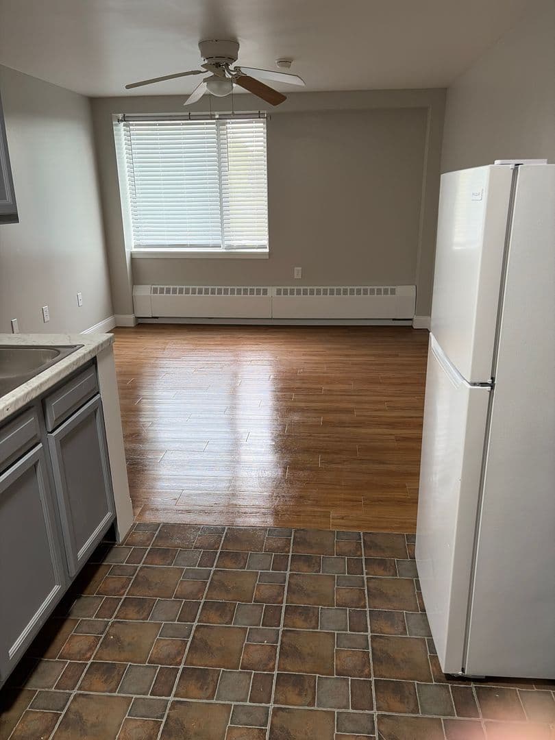 Rome Apartment: 80 Geiger Rd