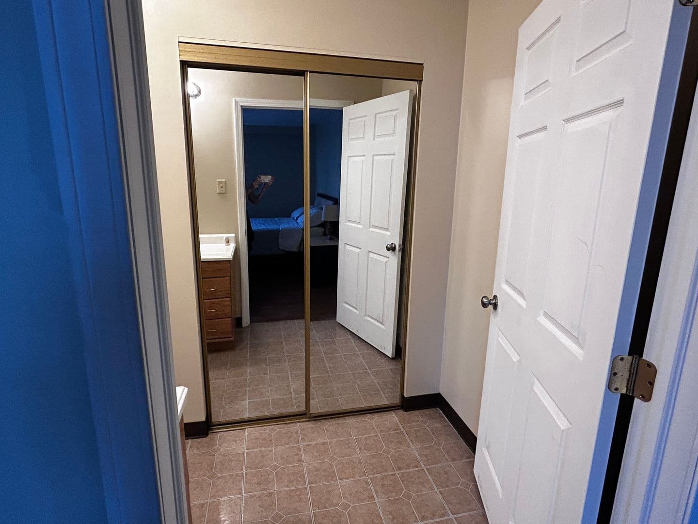 Rome Apartment: 80 Geiger Rd