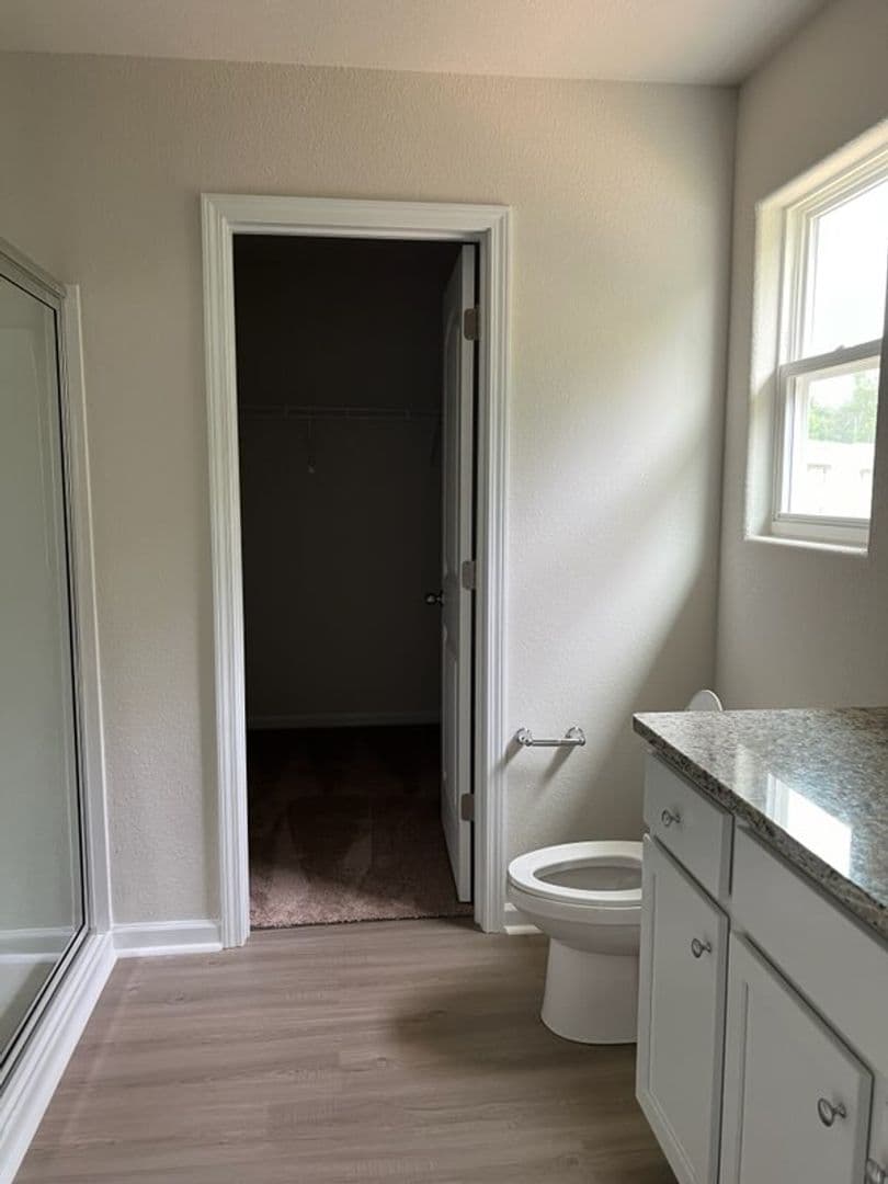 Charlotte House: 6020 Lowe Ln