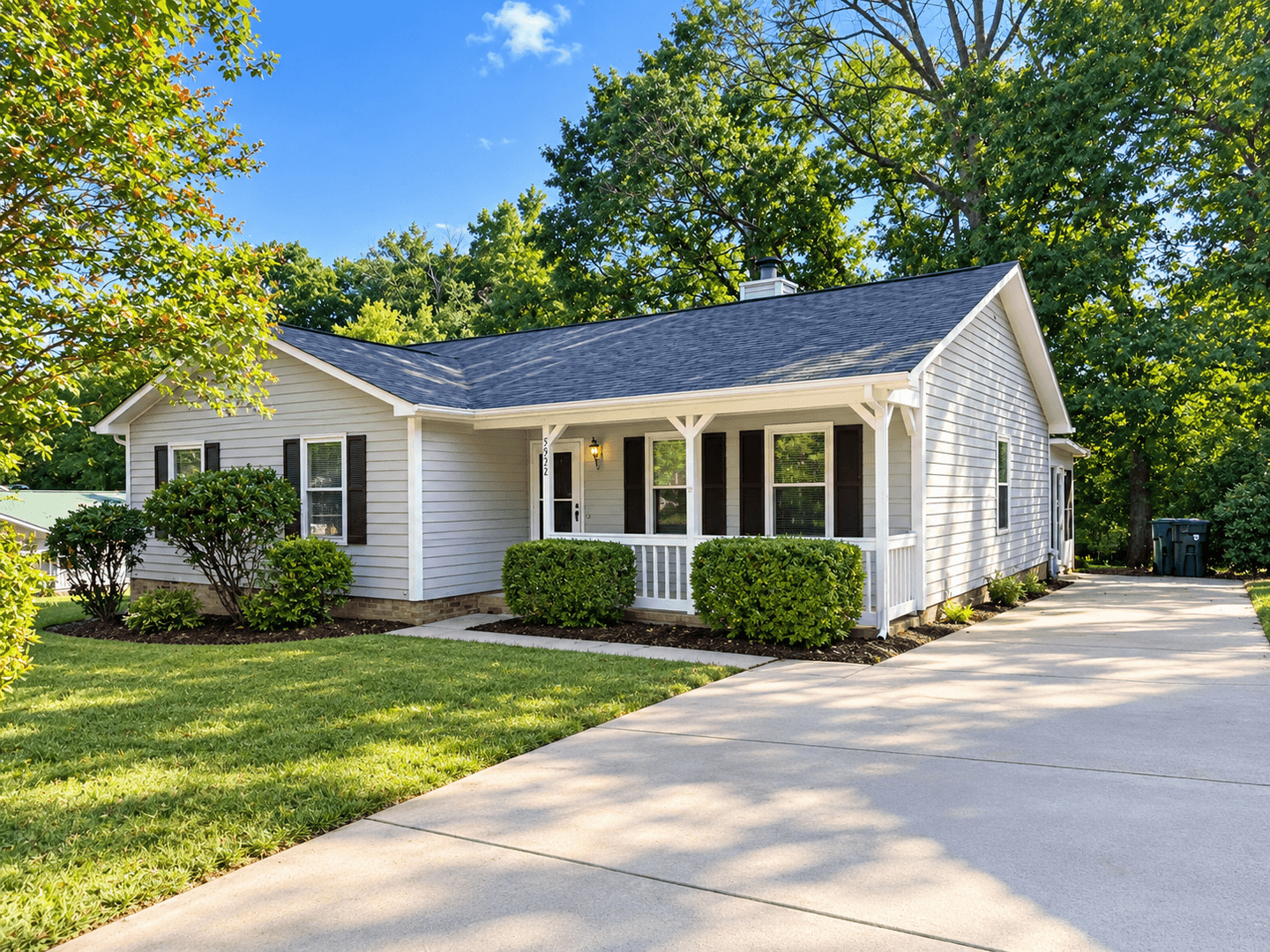 Charlotte House: 5932 Loch Arbor Lane
