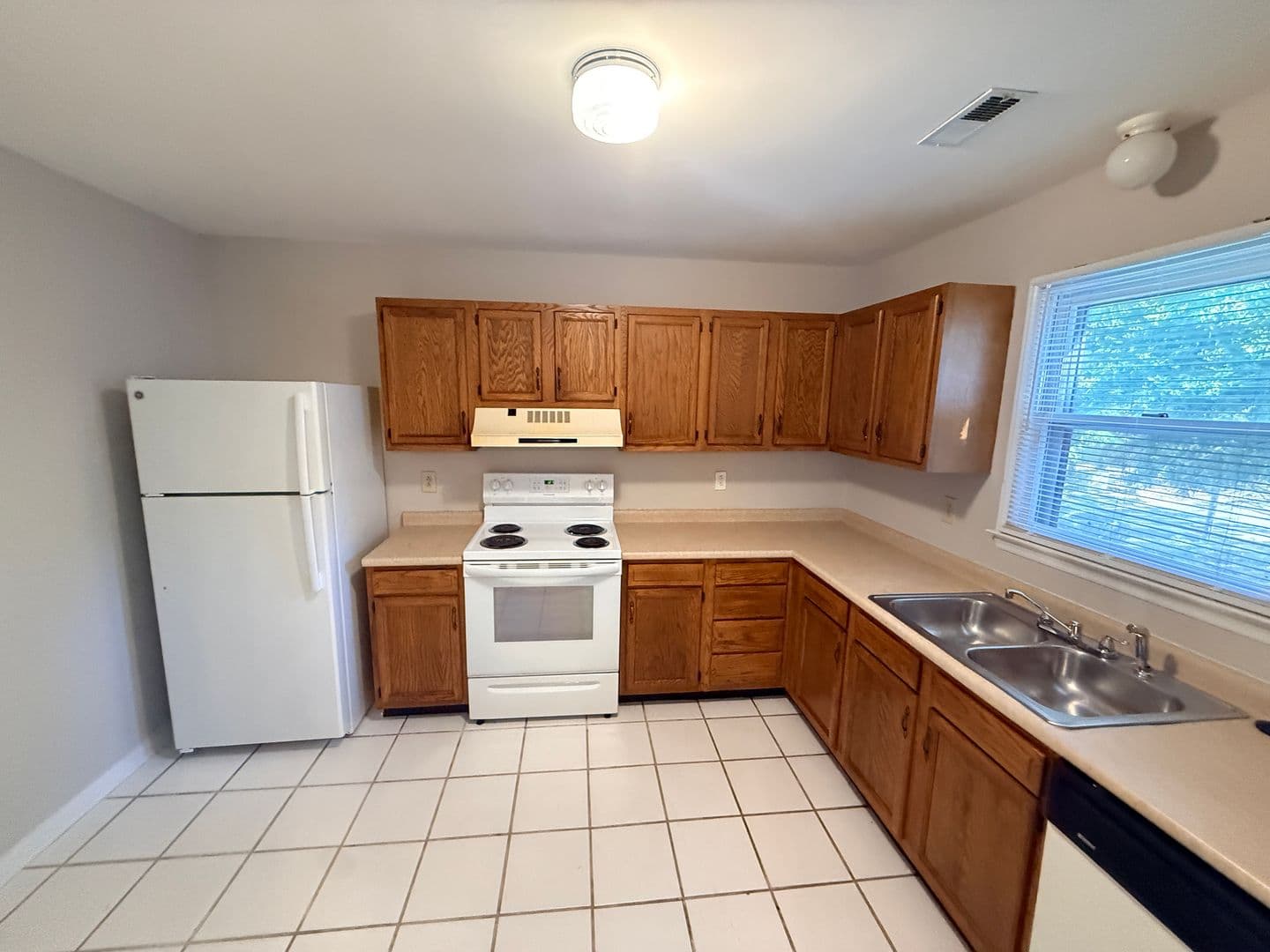 Charlotte House: 5932 Loch Arbor Lane