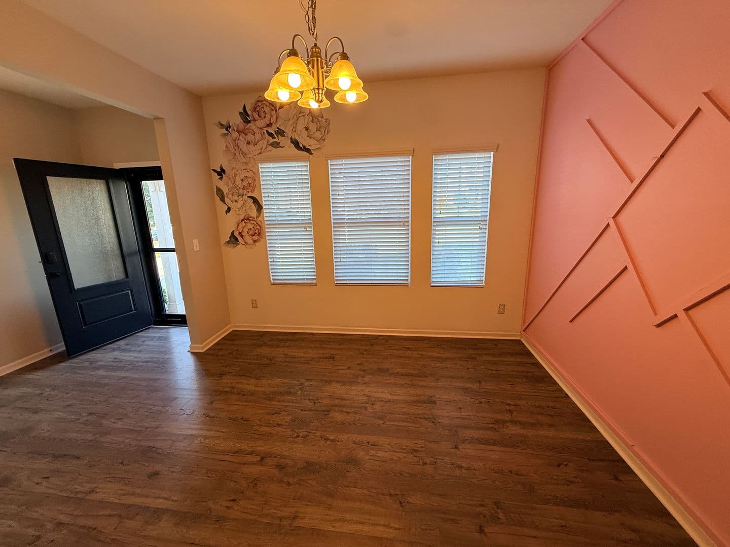 Clover House: 7157 Sonja Dr