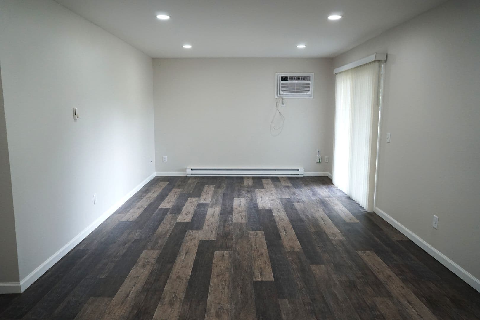 Madison Apartment: 5806 Raymond Road