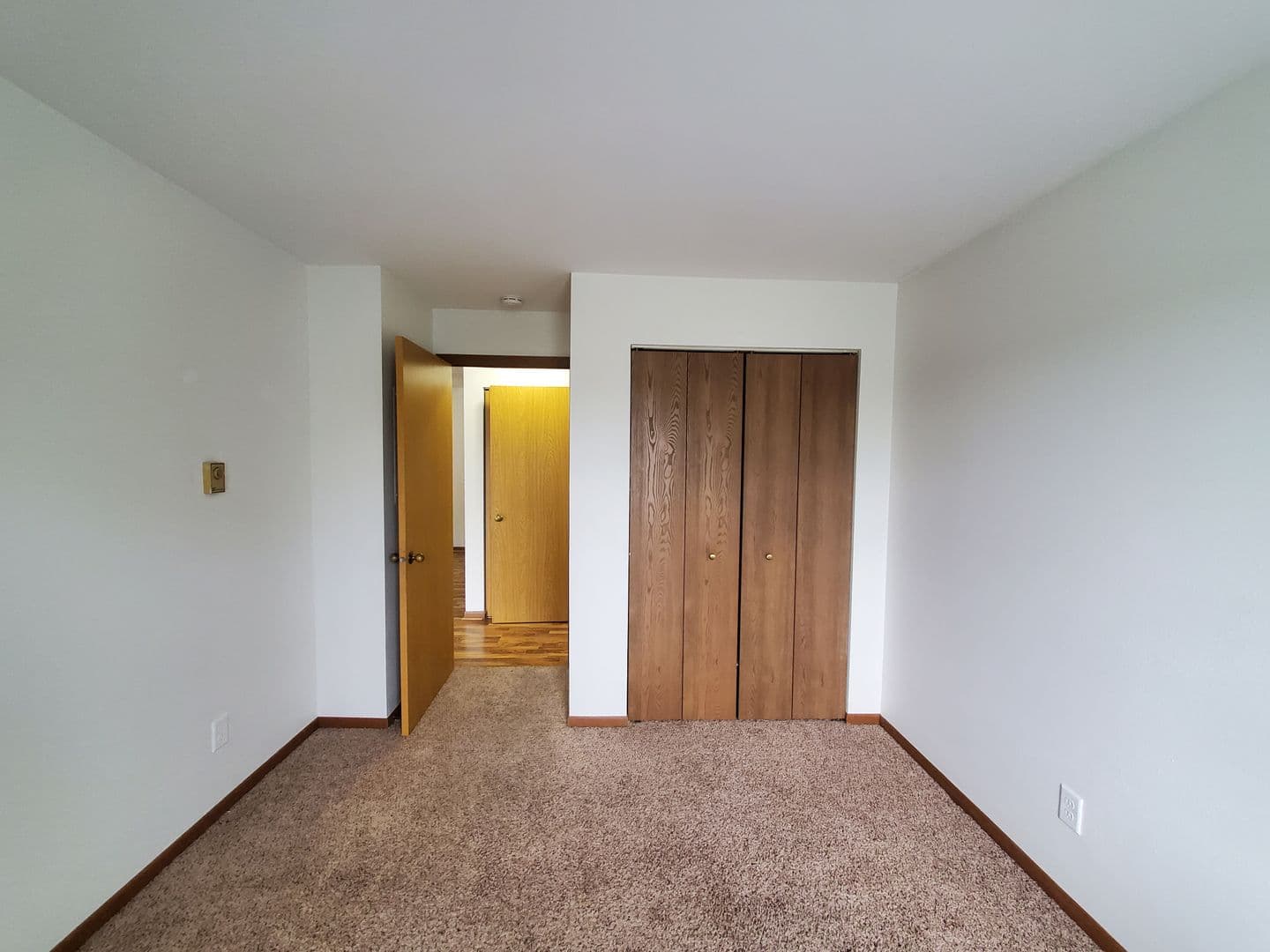 Madison Apartment: 5806 Raymond Road
