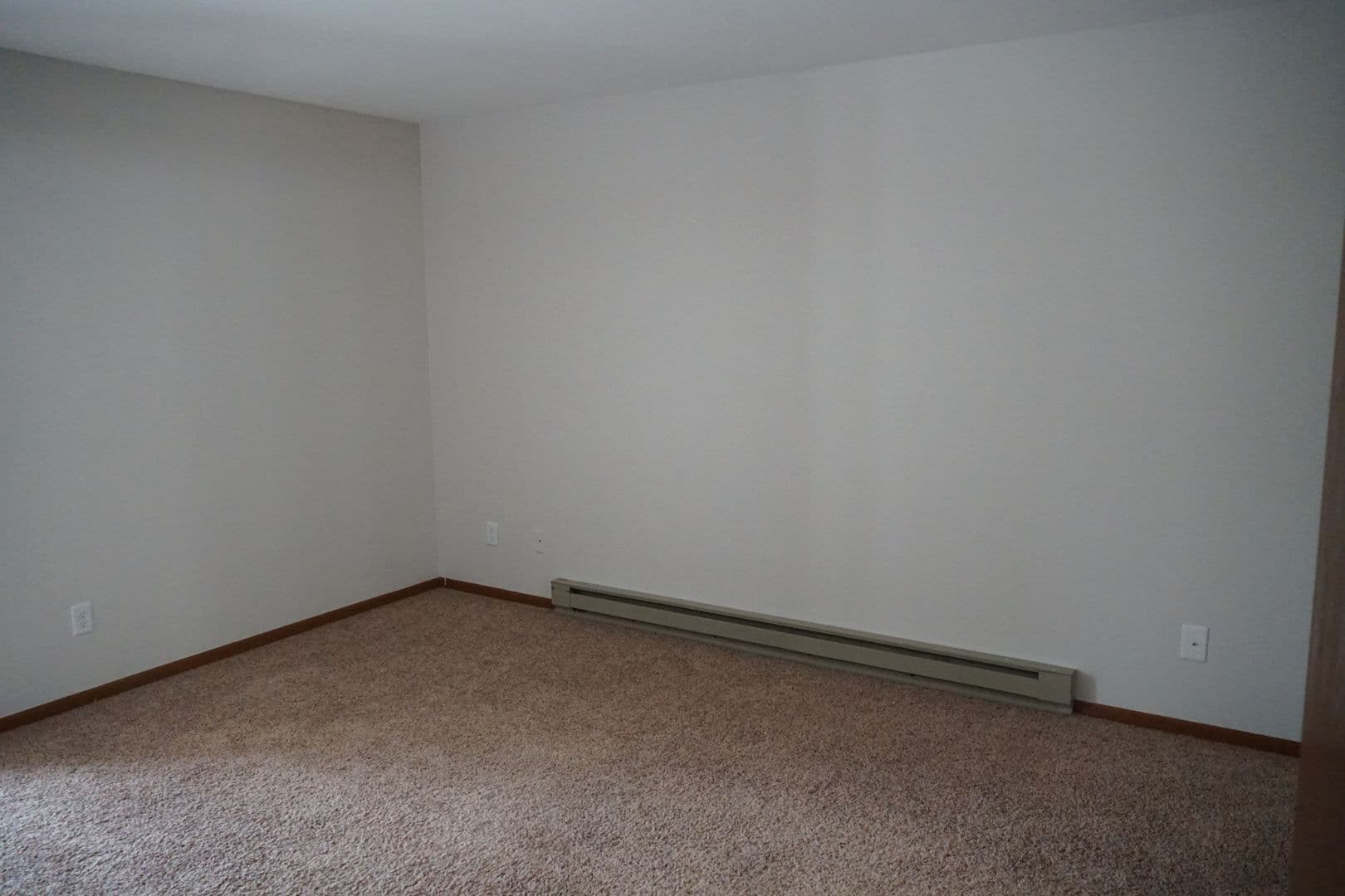 Madison Apartment: 5806 Raymond Road
