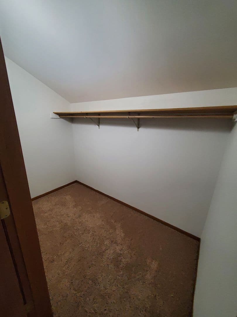 Madison Apartment: 5806 Raymond Road