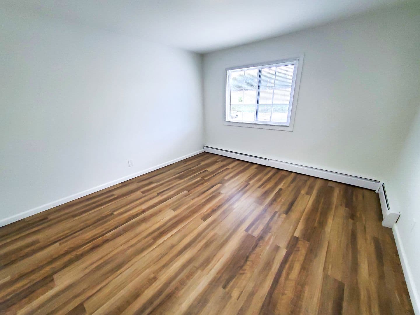Fitchburg Apartment: 4929 Chalet Gardens Road