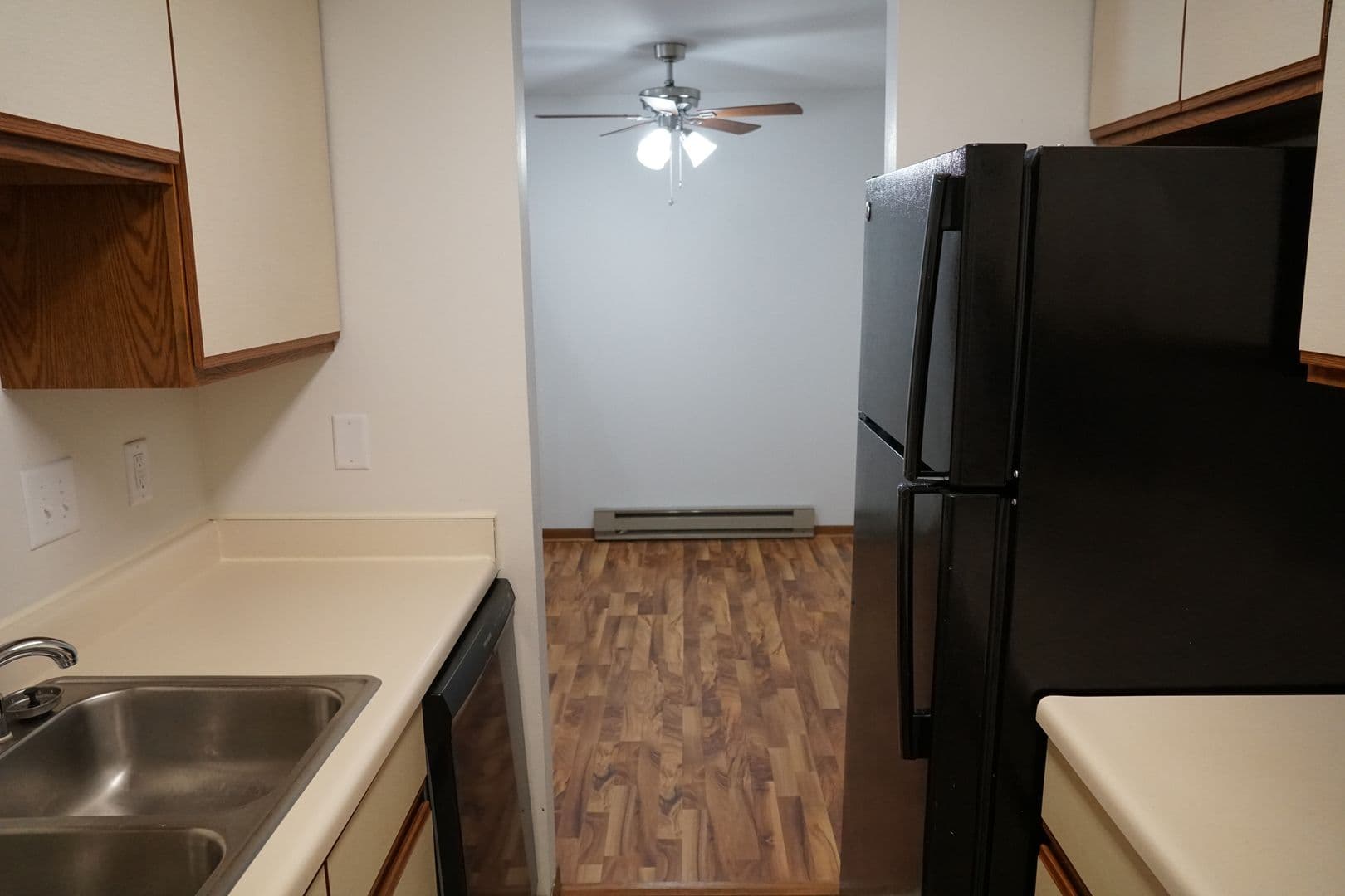 Madison Apartment: 5806 Raymond Road