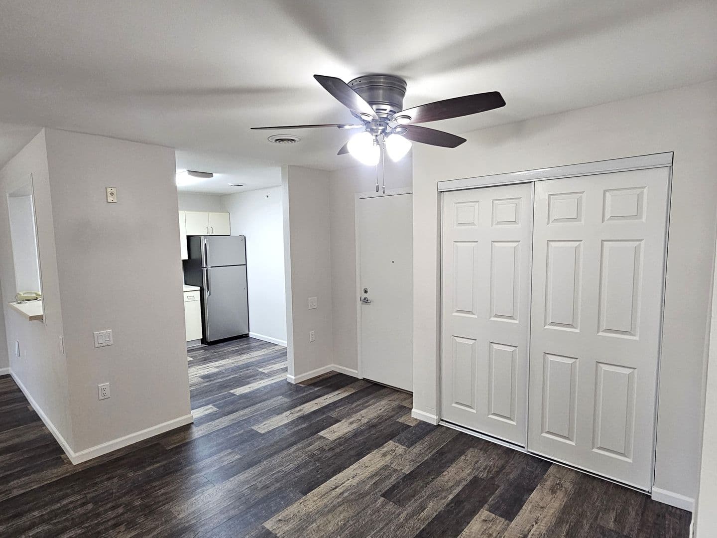 Verona Apartment: 325 Prairie Way Blvd