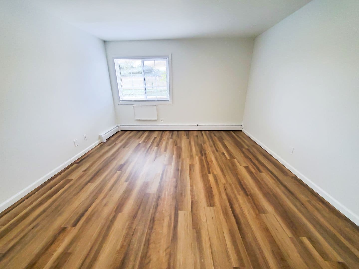 Fitchburg Apartment: 4929 Chalet Gardens Road