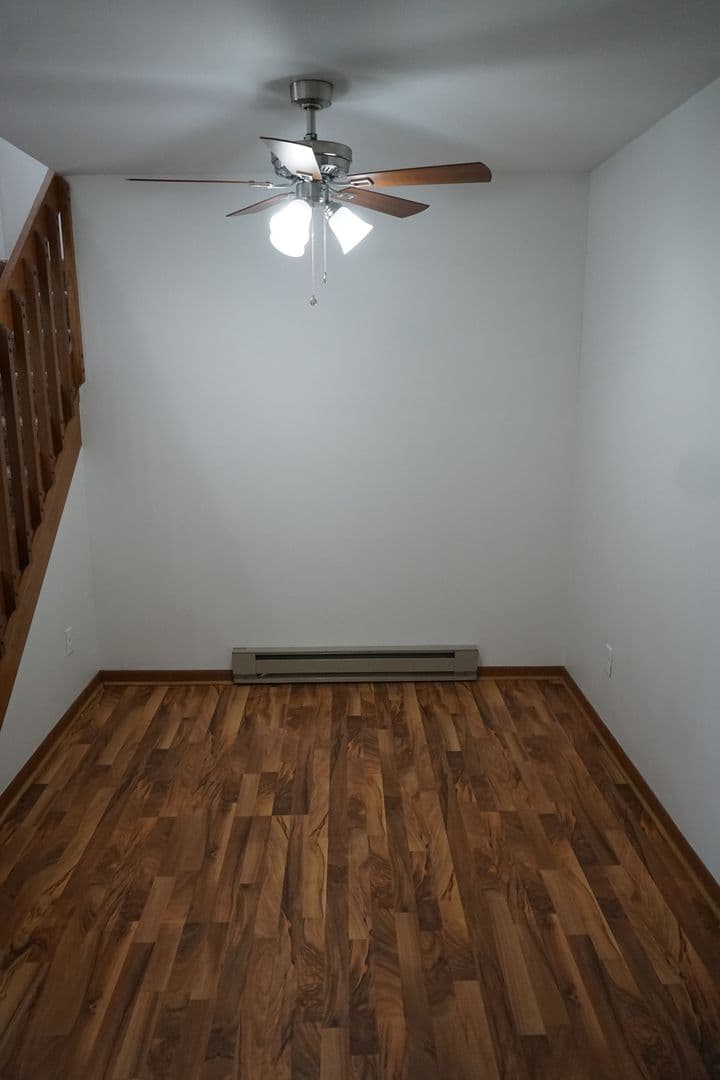 Madison Apartment: 5806 Raymond Road