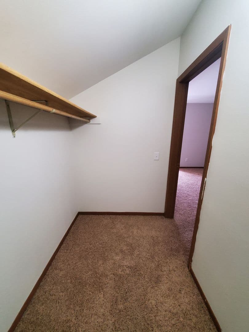 Madison Apartment: 5806 Raymond Road