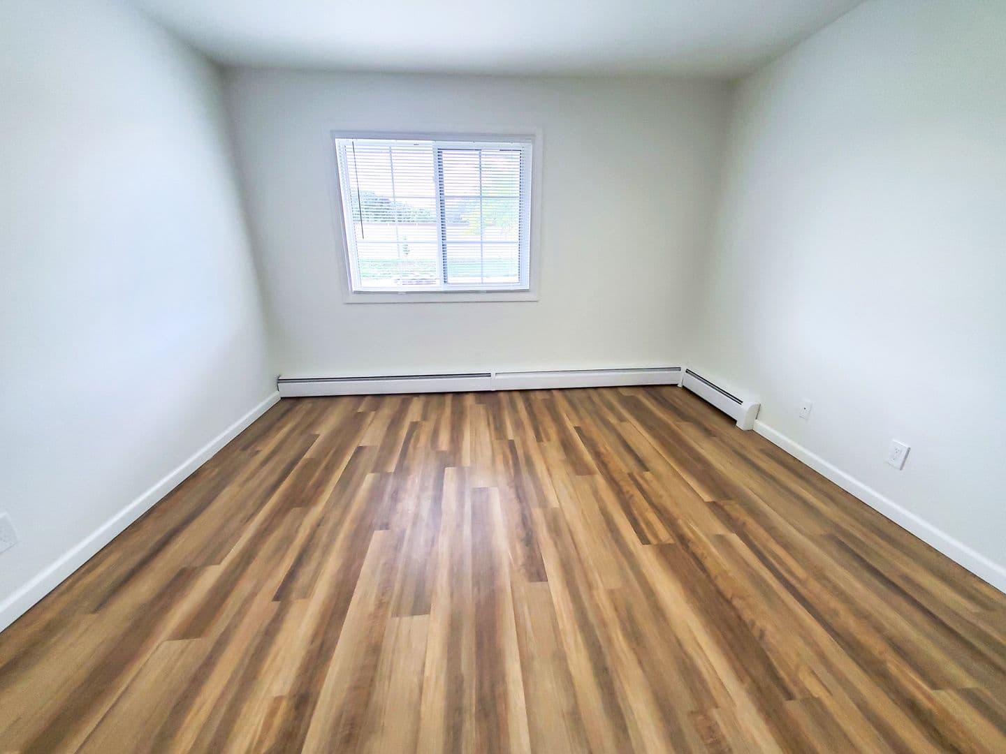 Fitchburg Apartment: 4929 Chalet Gardens Road