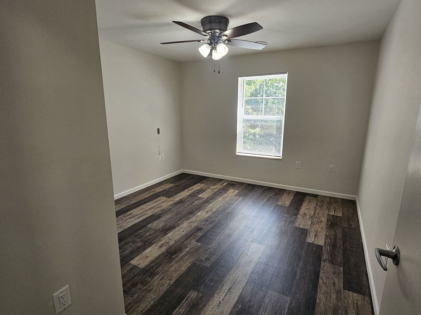 Verona Apartment: 325 Prairie Way Blvd