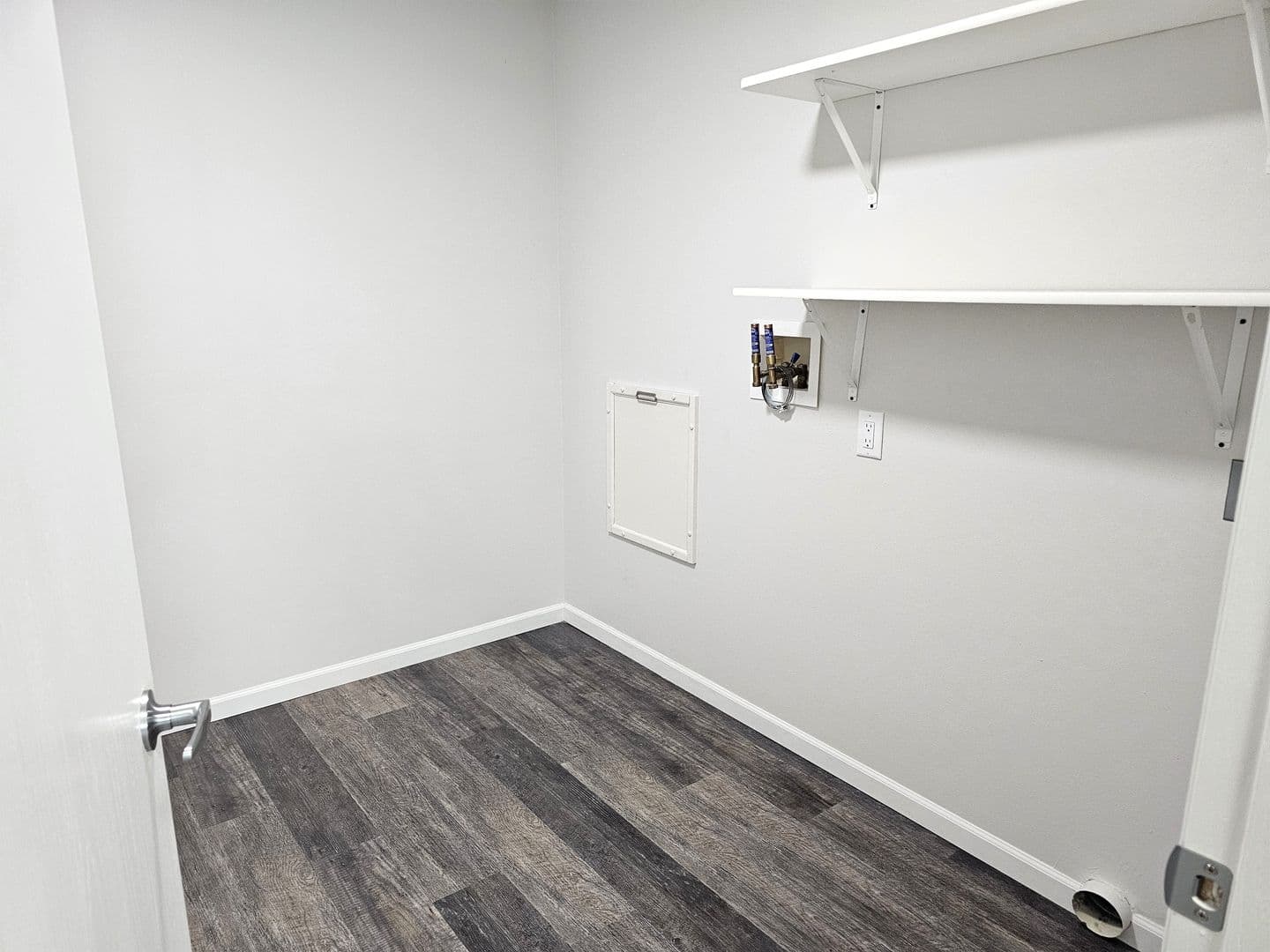 Verona Apartment: 325 Prairie Way Blvd
