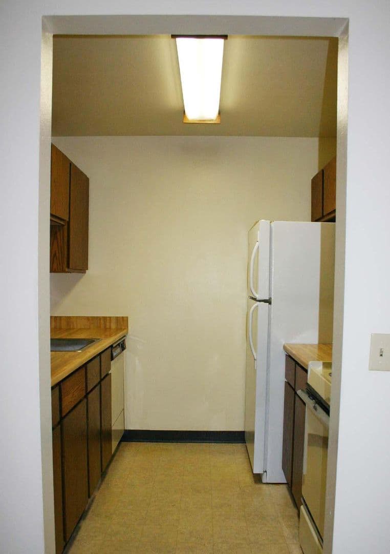 Fitchburg Apartment: 2350 Chalet Gardens Road