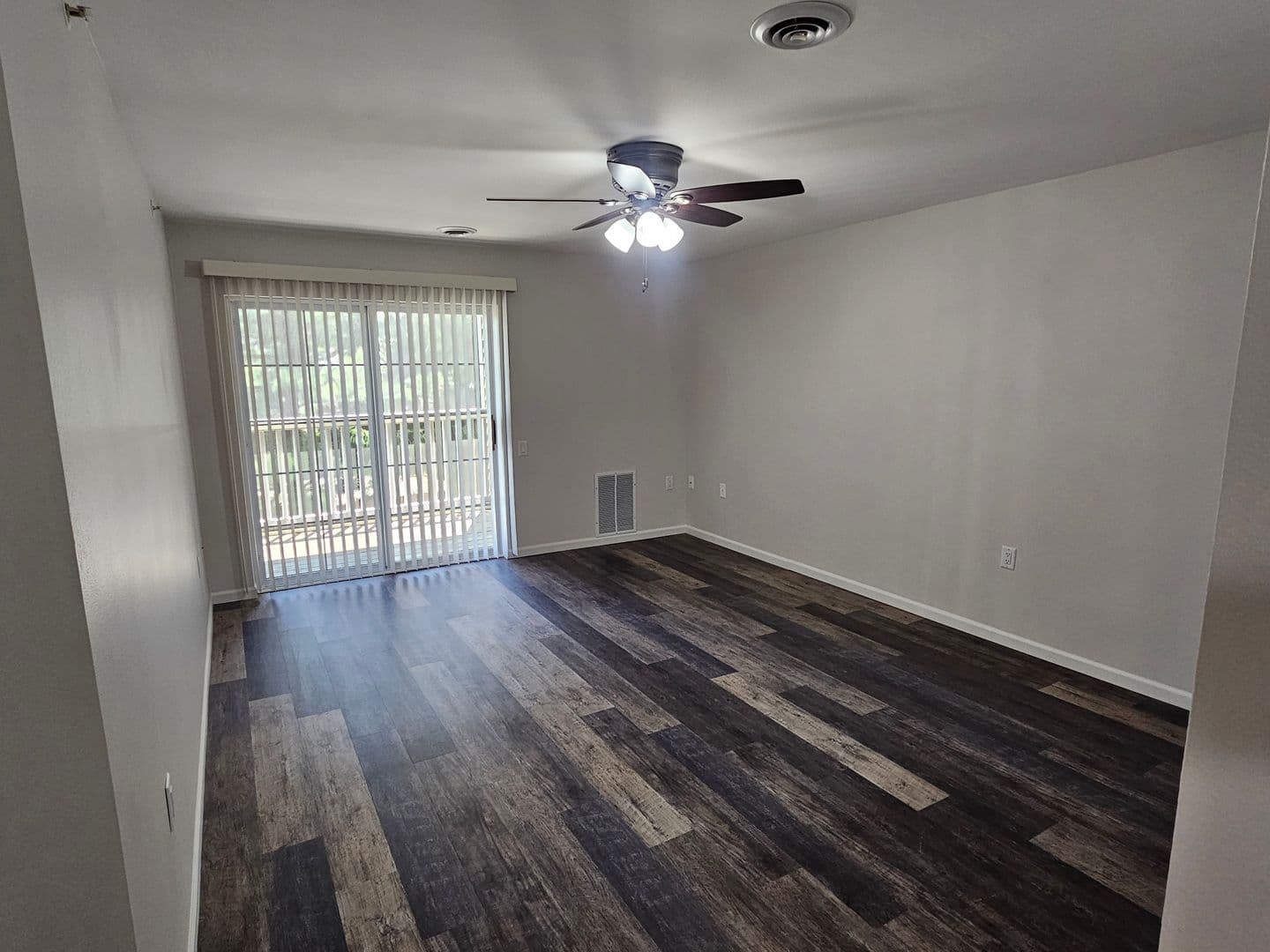 Verona Apartment: 325 Prairie Way Blvd