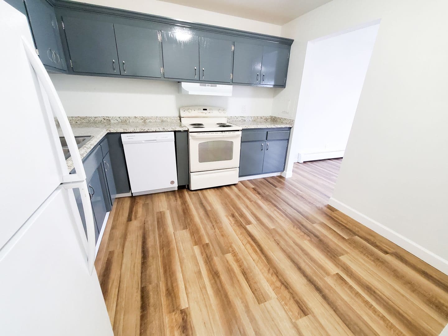 Fitchburg Apartment: 4929 Chalet Gardens Road
