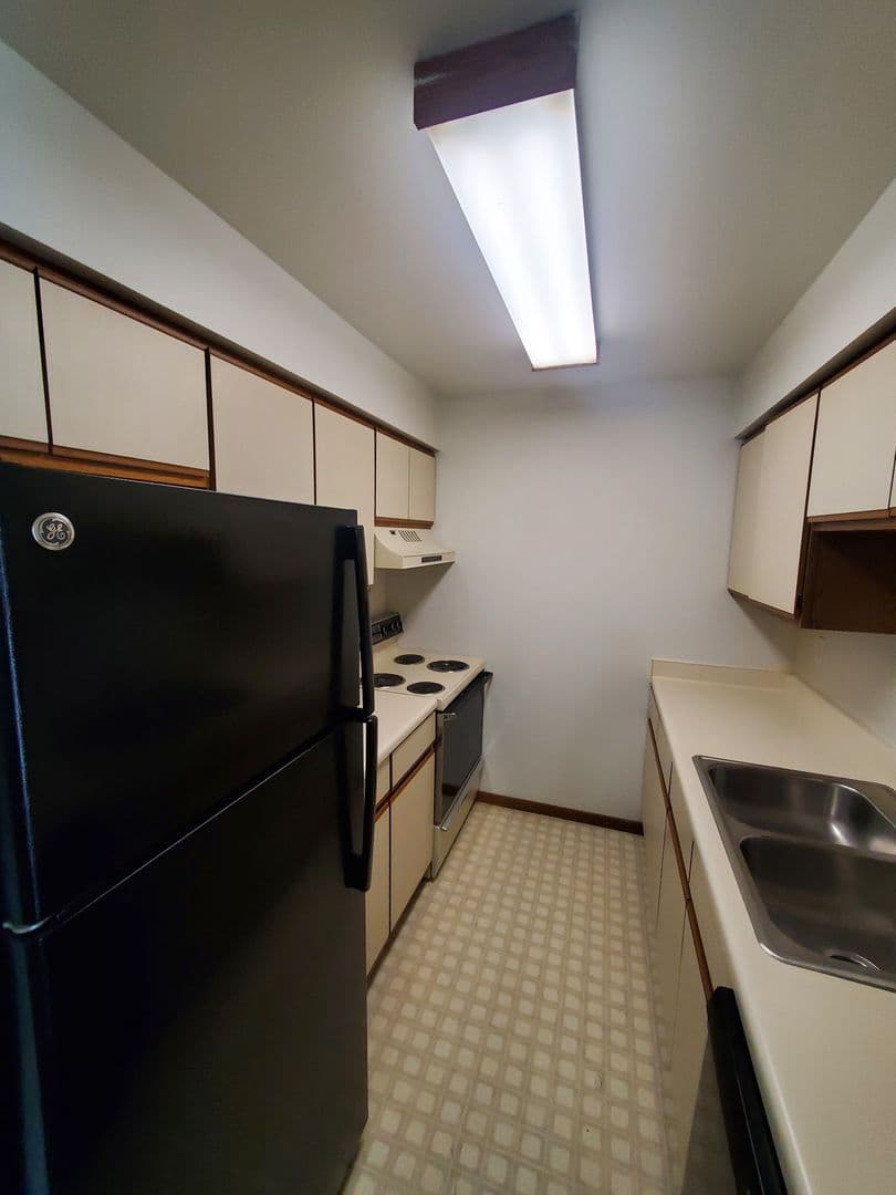 Madison Apartment: 5806 Raymond Road