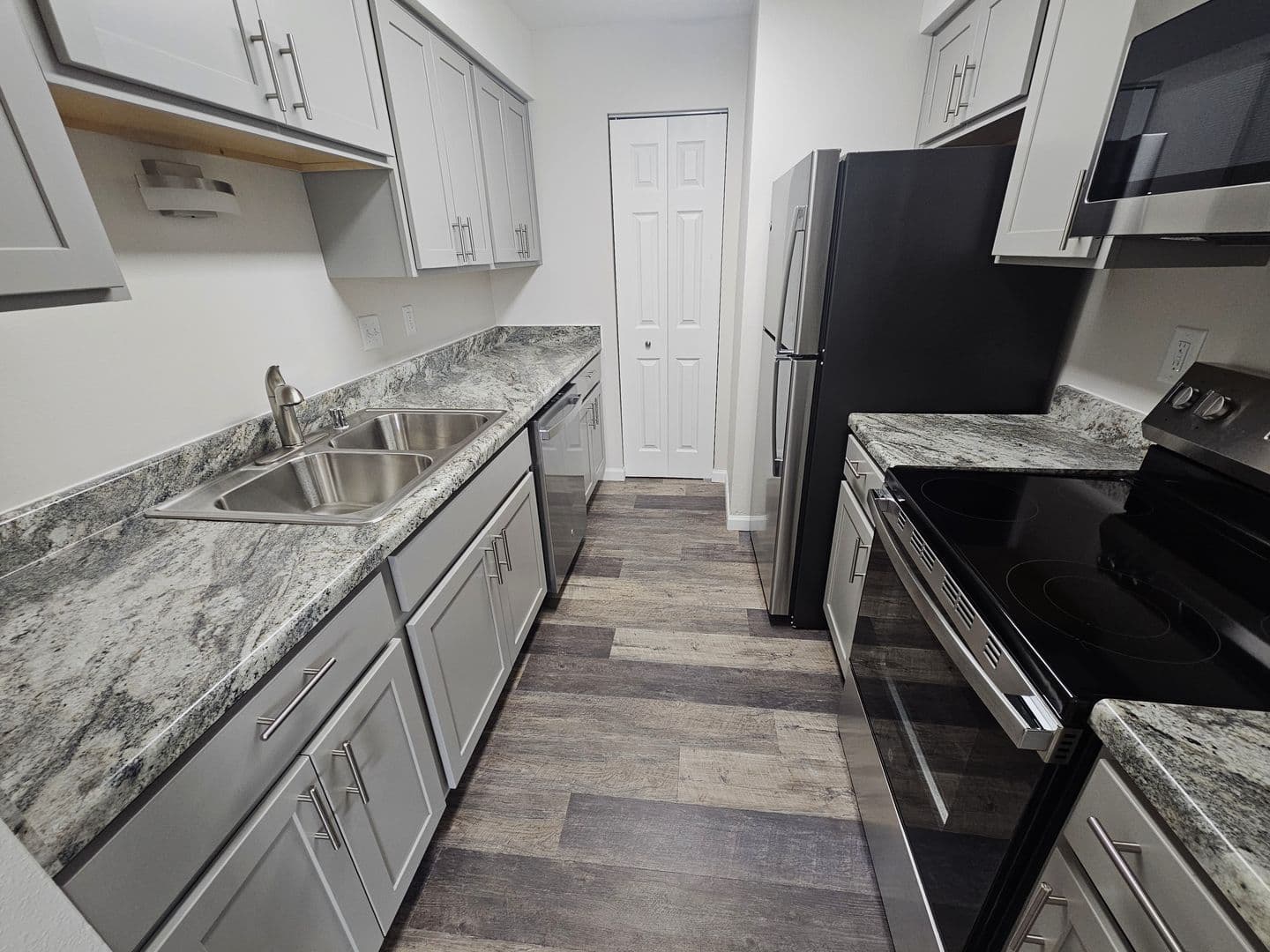 Madison Apartment: 5806 Raymond Road