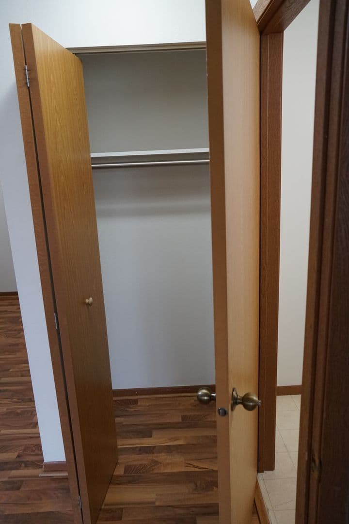 Madison Apartment: 5806 Raymond Road