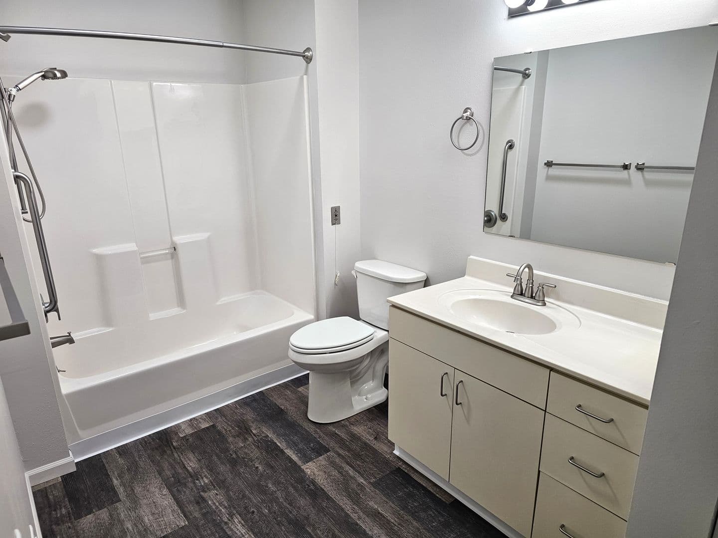 Verona Apartment: 325 Prairie Way Blvd
