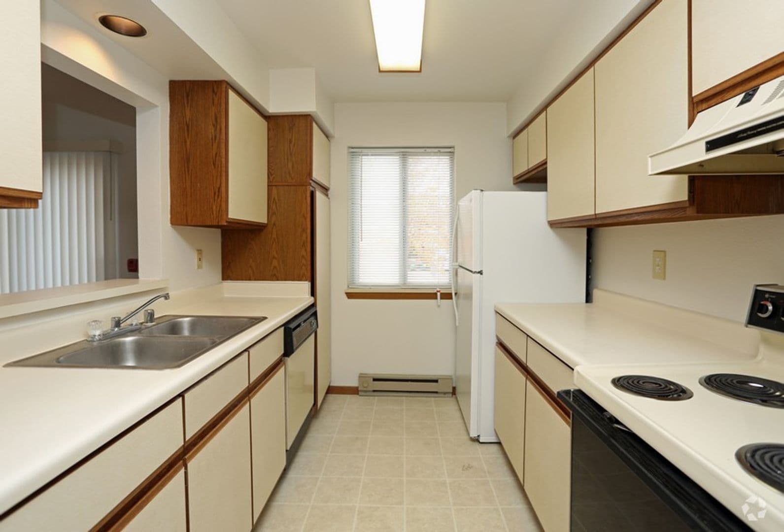Madison Apartment: 5806 Raymond Road