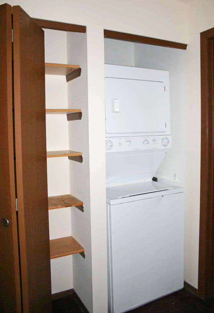 Fitchburg Apartment: 2350 Chalet Gardens Road