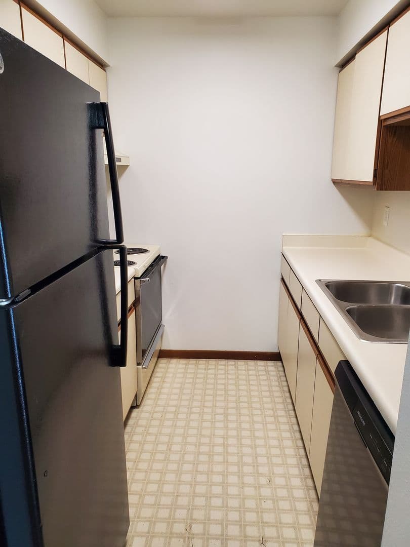 Madison Apartment: 5806 Raymond Road