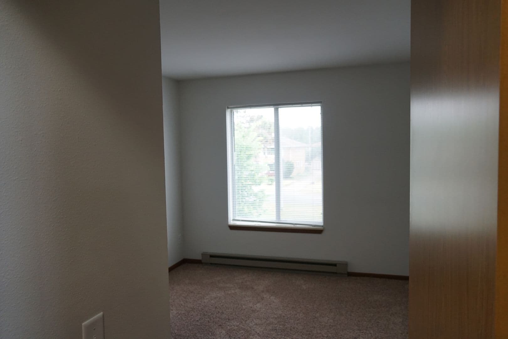 Madison Apartment: 5806 Raymond Road