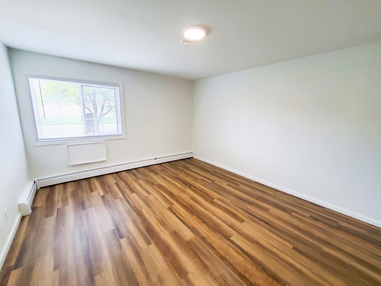 Fitchburg Apartment: 4929 Chalet Gardens Road