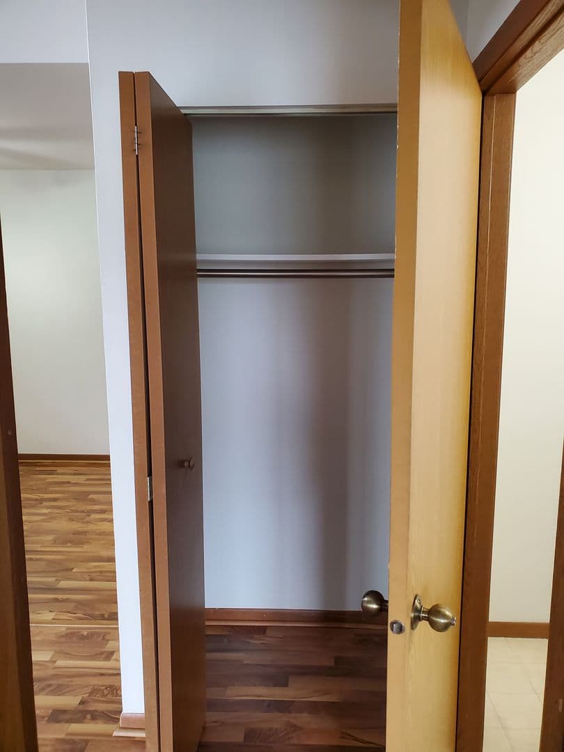 Madison Apartment: 5806 Raymond Road