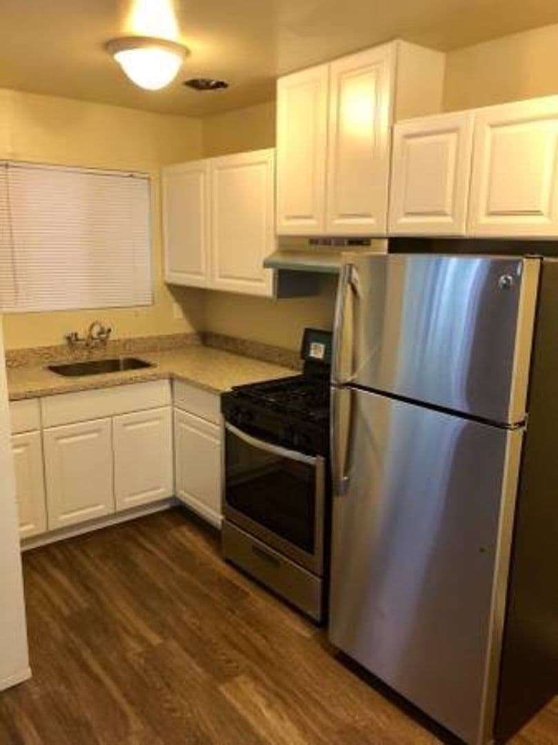 San Leandro Apartment: 1570 164th Ave