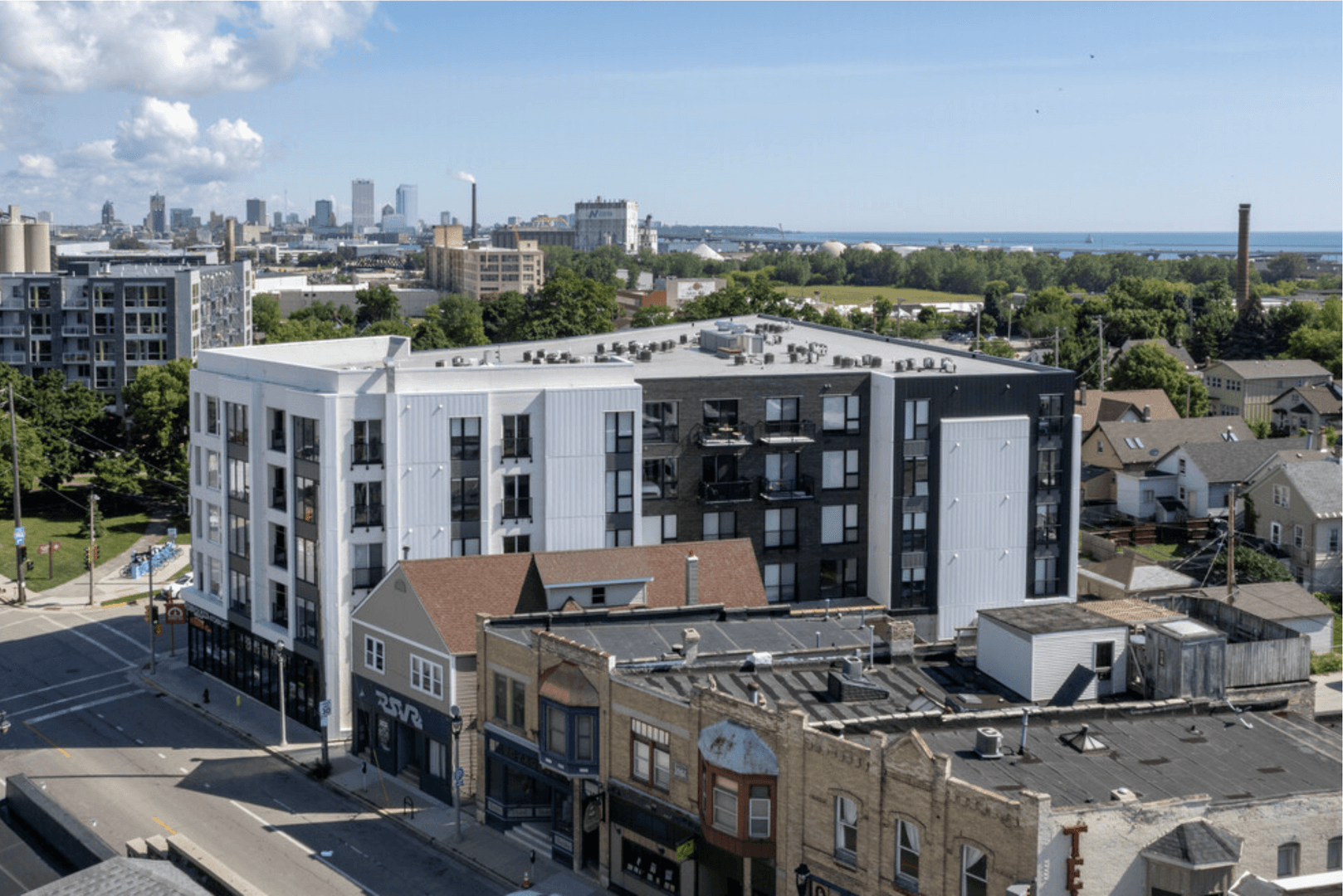 Bay View Apartment: 2202 S Kinnickinnic Ave