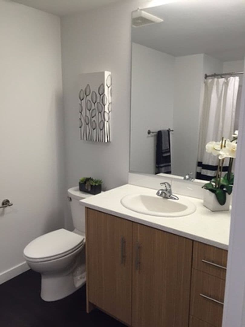 Portland Apartment: 405 NE Mason St