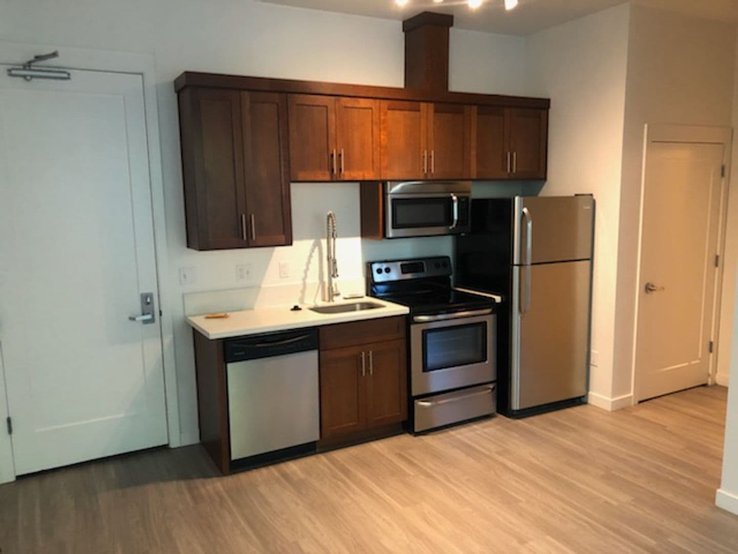 Portland Apartment: 4326 N. Mississippi Ave