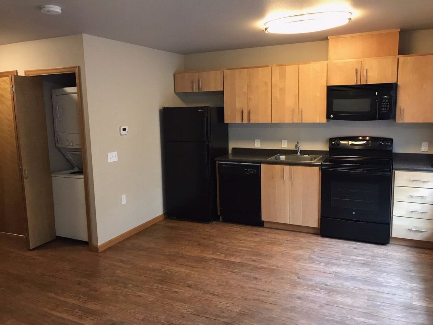 PORTLAND Apartment: 2926 SW 4TH AVE