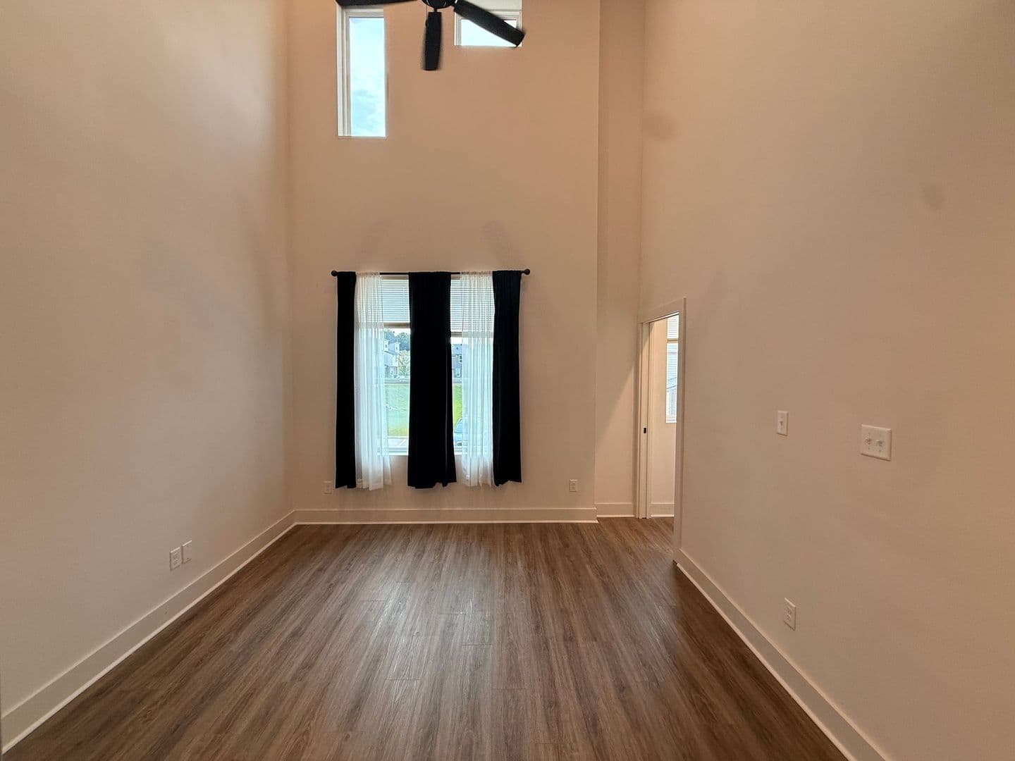 Lafayette Apartment: 112 Winged Elm Lane
