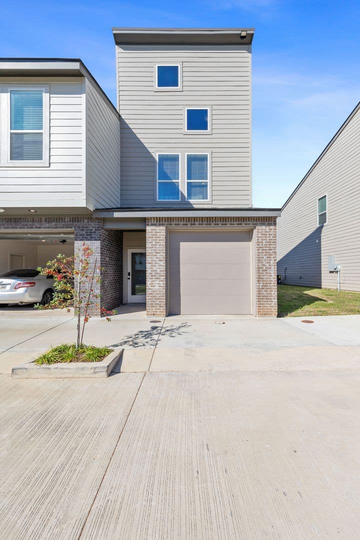 Lafayette Townhome: 500 Highland Oak Lane
