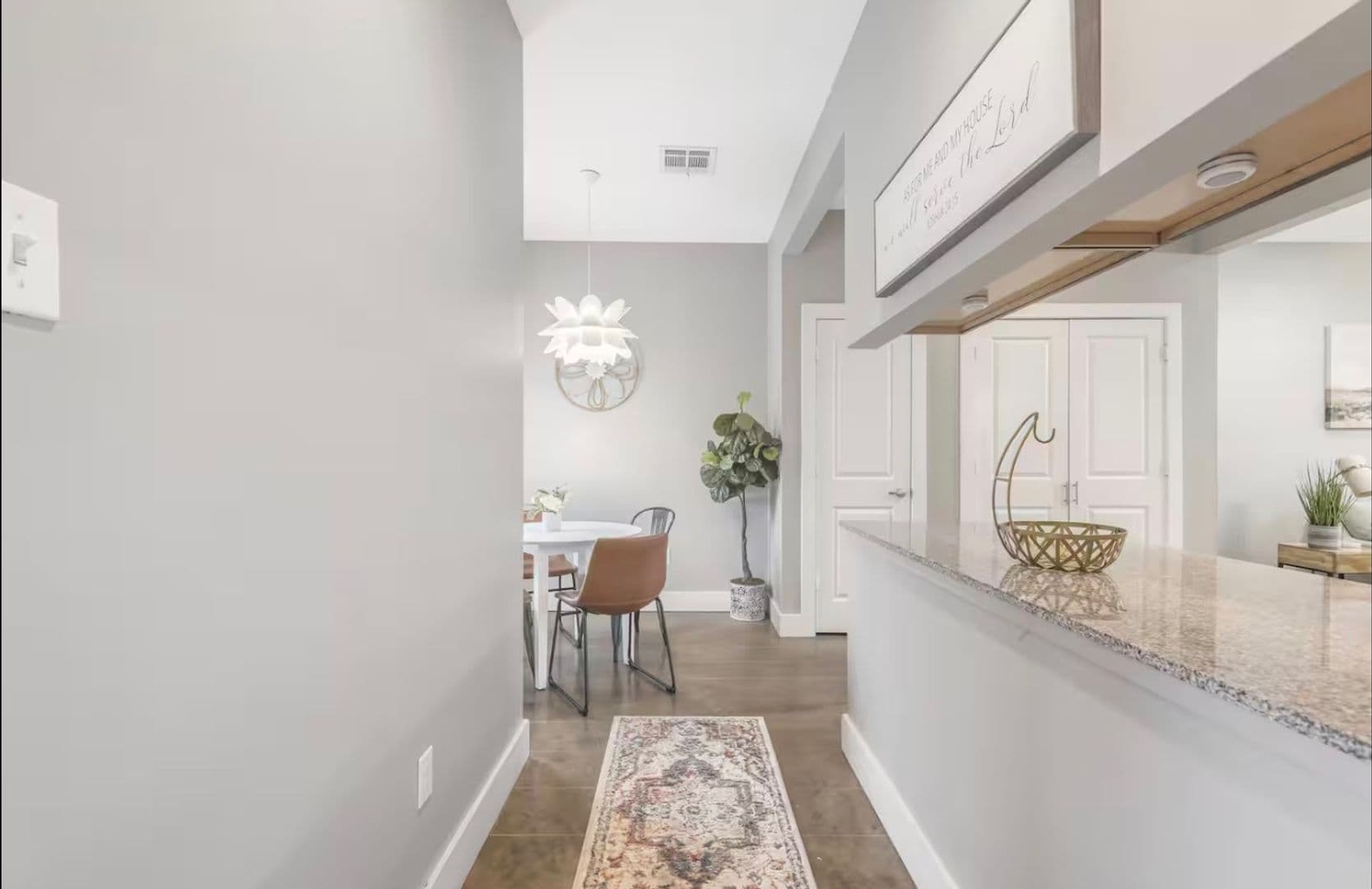 Lafayette Townhome: 113 Bayou St #107A