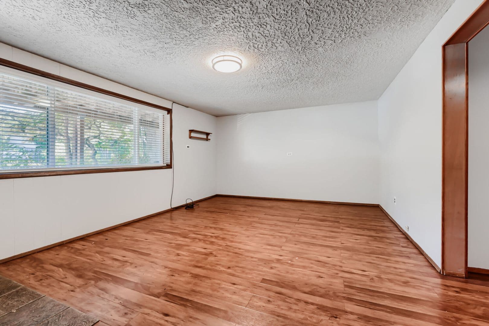 Gresham Townhome: 170 NE Kane Drive