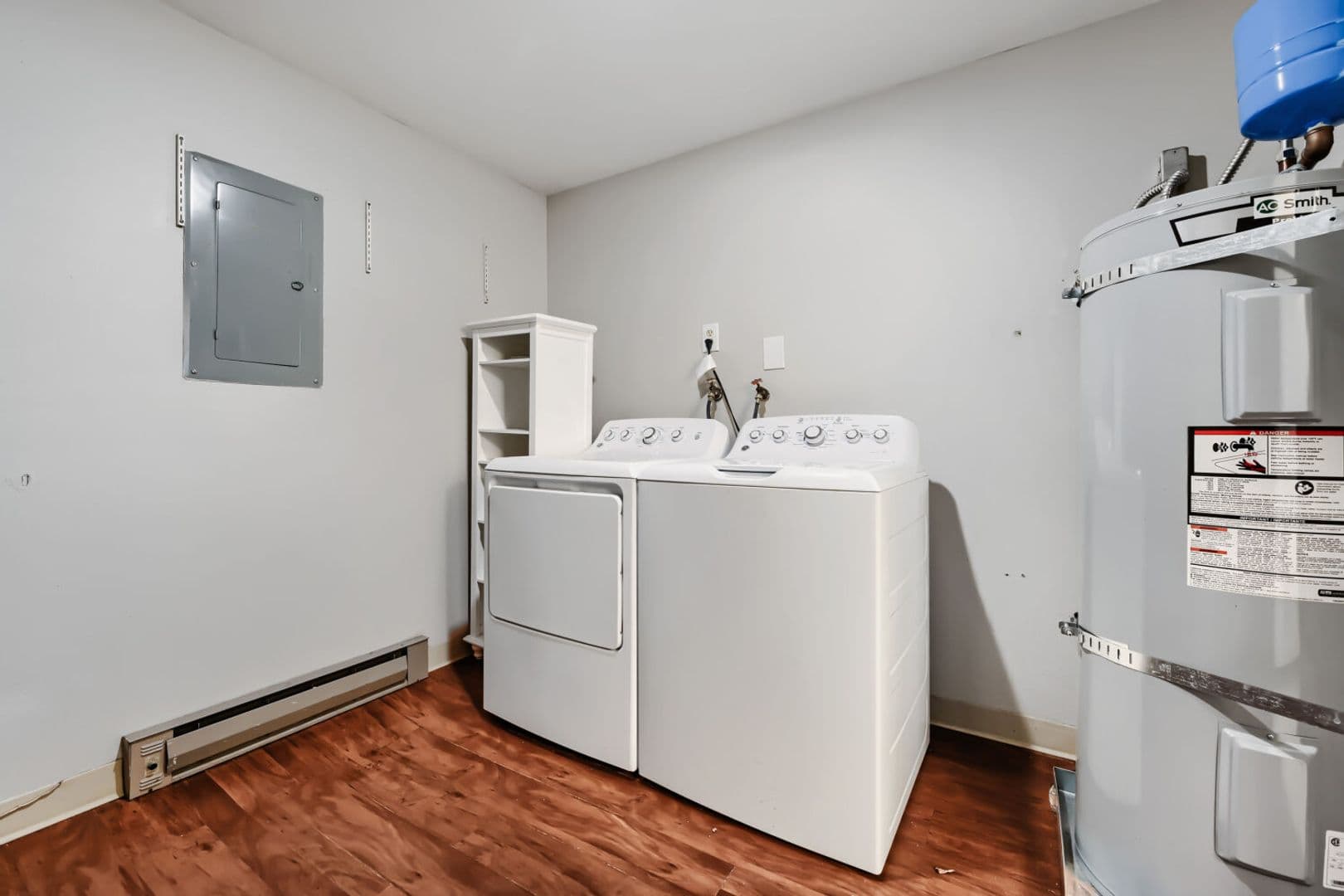 Gresham Townhome: 170 NE Kane Drive