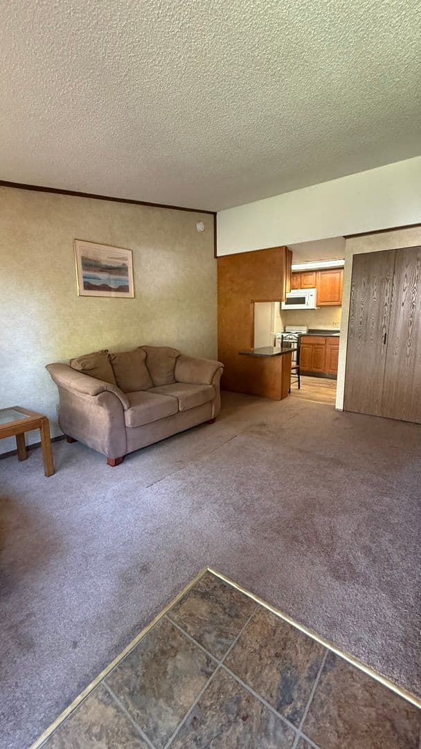 Coraopolis Apartment: Red Deer Lane